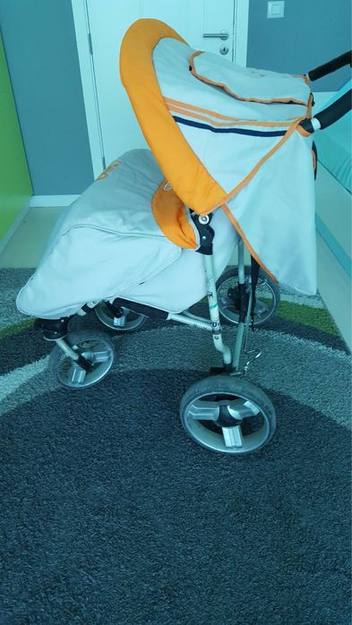 Бебешка количка за близнаци