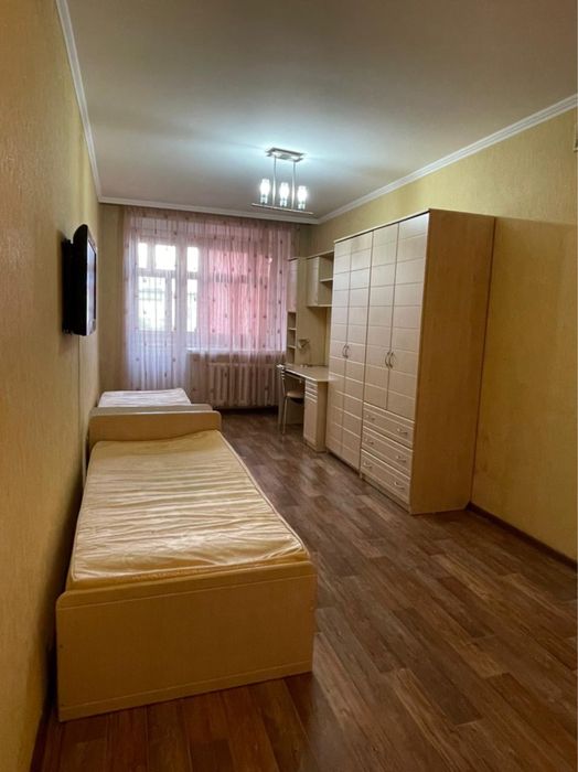 Мебель срочно спальный гарнитур кухня и детский гарнитур