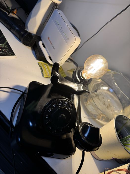 Стар телефон - нощна лампа