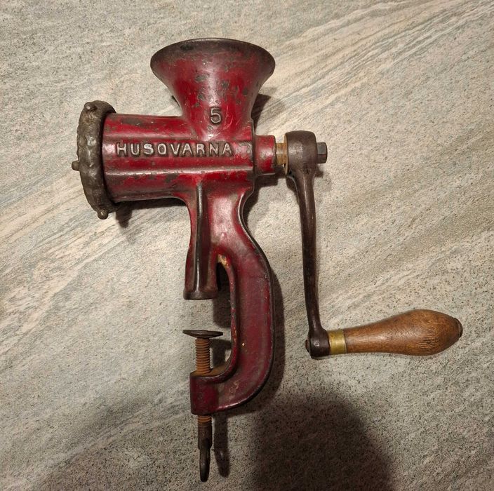 Машинка за месо Husqvarna