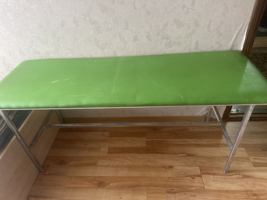Кушетка,состояния хорошее