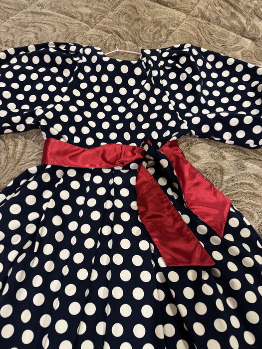 Qizil ko'ylak vecherniy