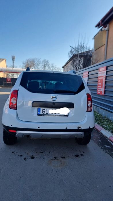 Vând Dacia Duster