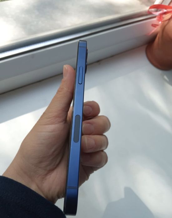 Apple 12  на 64 гб