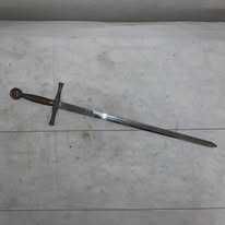 Sabie cu maner din bronz