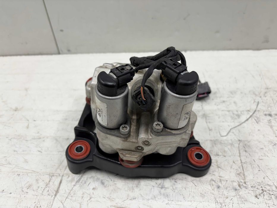 Помпа хидравлично окачване / Клапан блок динамик драйв БМВ Ф07 Ф10 Ф06