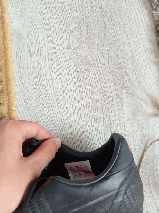 Ghete de fotbal originale