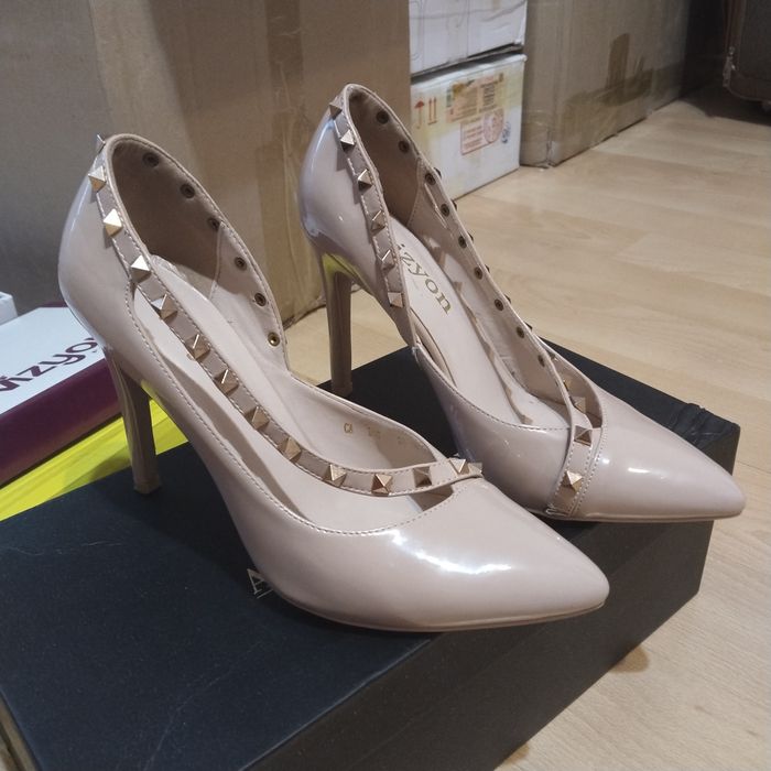 Продам туфли бежевого цвета