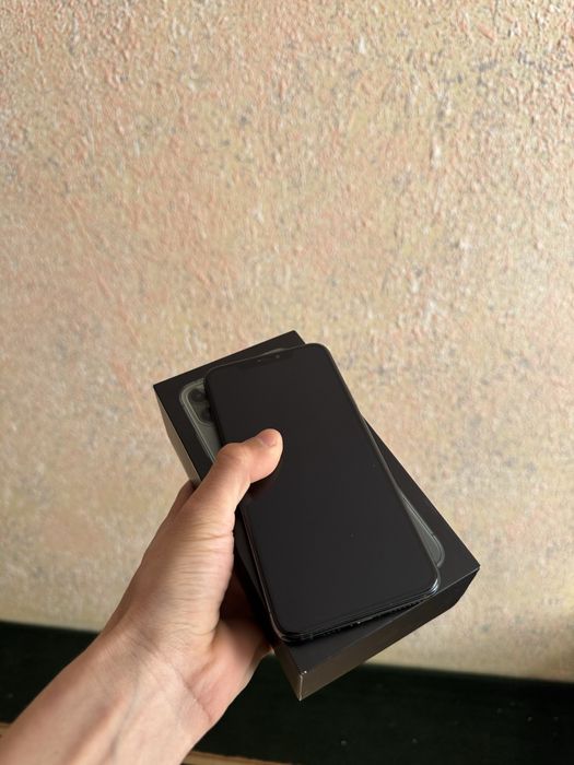 Айфон 11 про памят 64 . Емкость 75 состояние идеал каропка документ