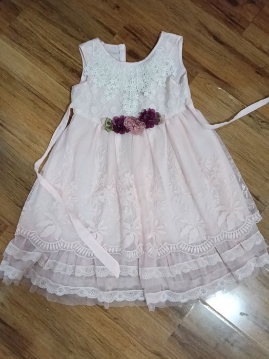 Продам праздничные платья