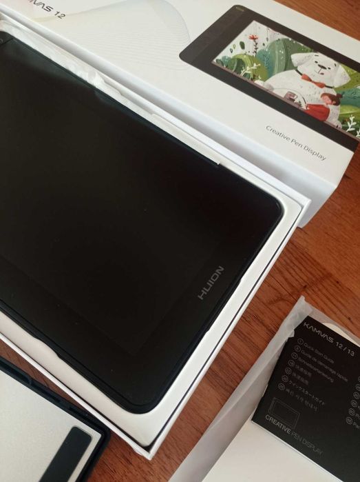 Huion Kamvas 12 - графичен таблет