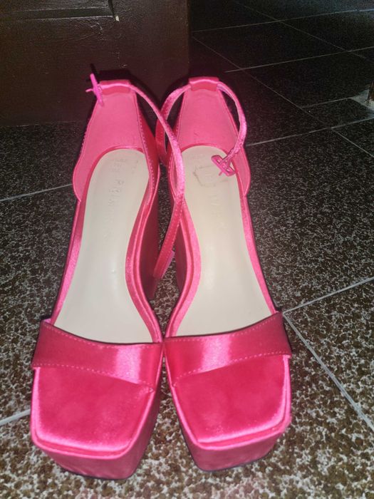 Високи обувки...