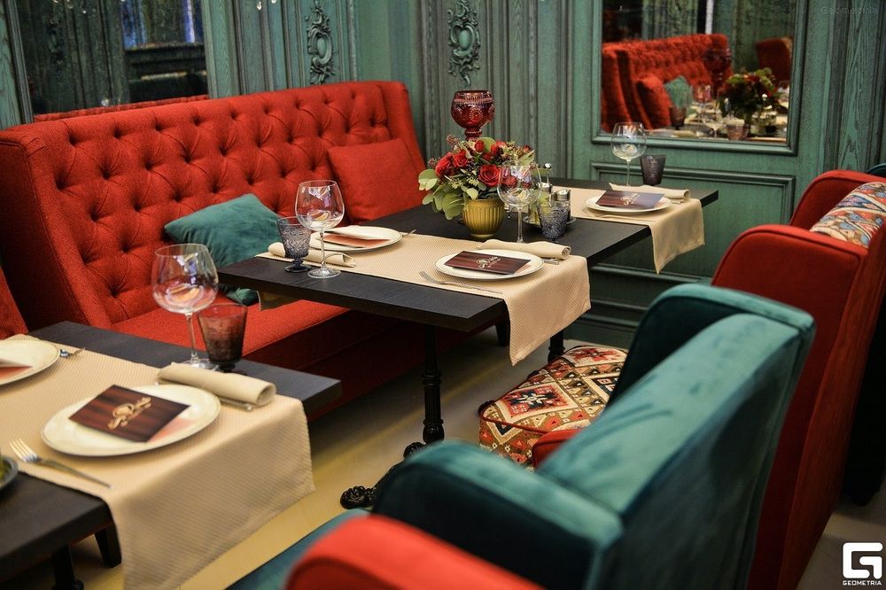 Диваны в кафе. Диваны в ресторан. Диваны