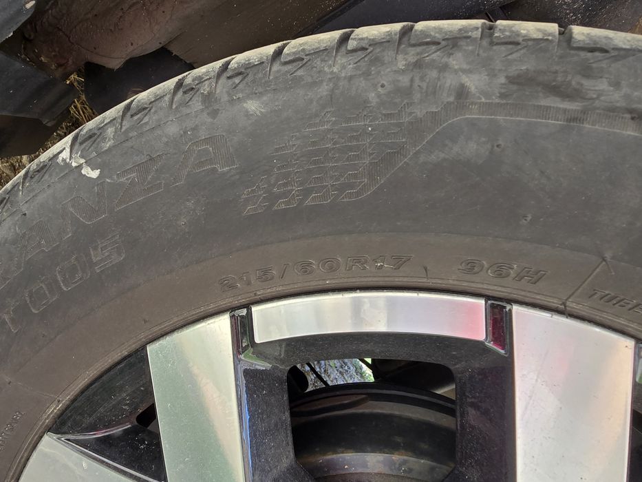 Bridgestone летни гуми 215/60/17