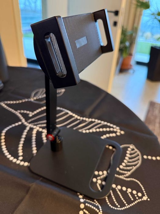 Регулируема стойка за монитор/таблет