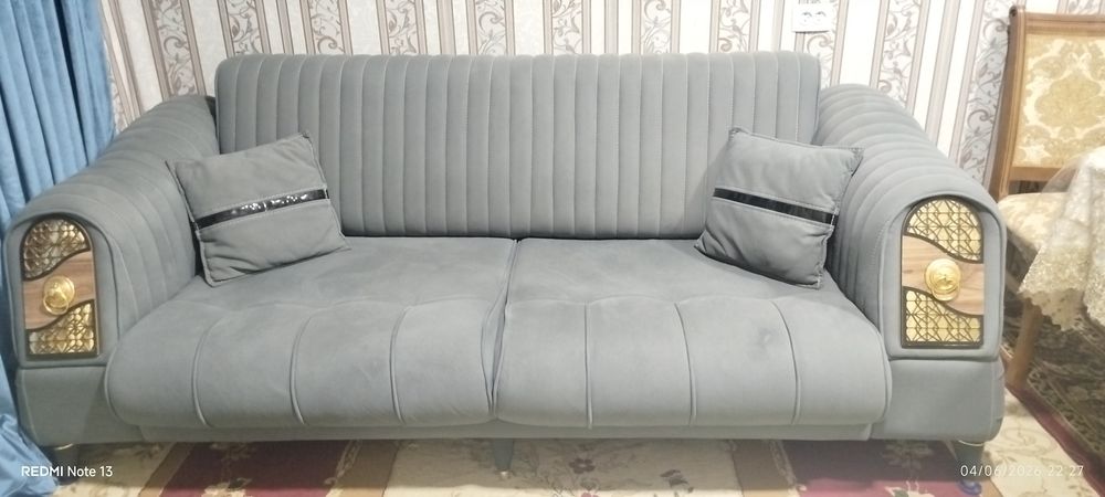 Divan koreslo 500$.