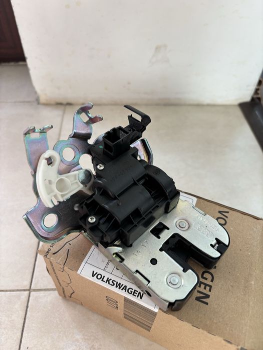 Оригинална ключалка багажник Vw, Skoda, Audi, Seat