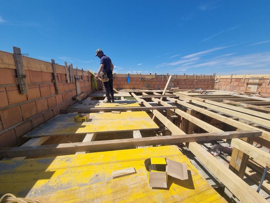 Echipa construcții-lucrari construcții