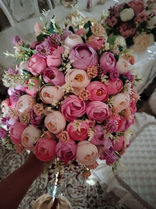 GULLAR OLAMI dona qoldi