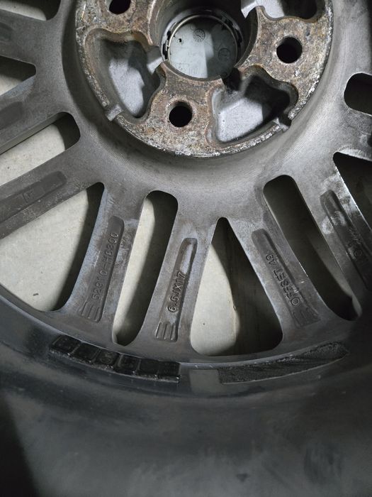 Оригинални джанти на Kia с гуми на yokohama