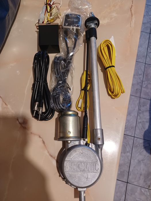 Antena electrică auto
