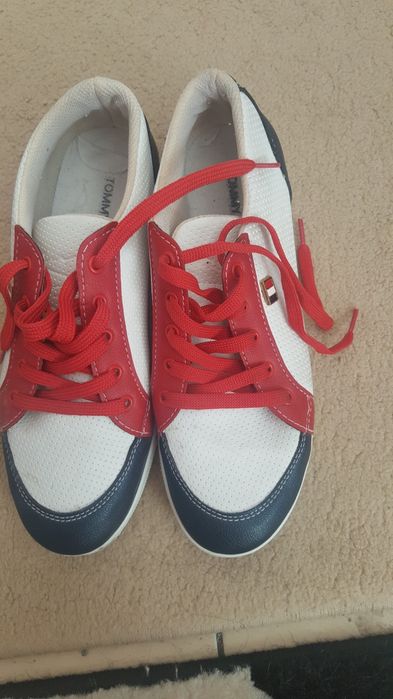 Спортно елегантни обувки