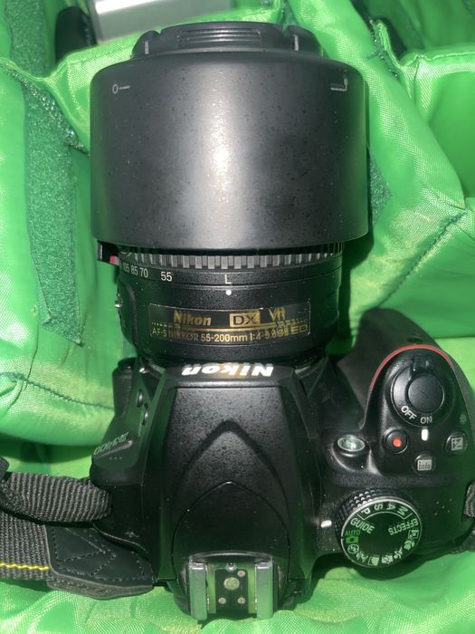 Nikon D3400+obiectiv Nikon 55-200 mm+ blit