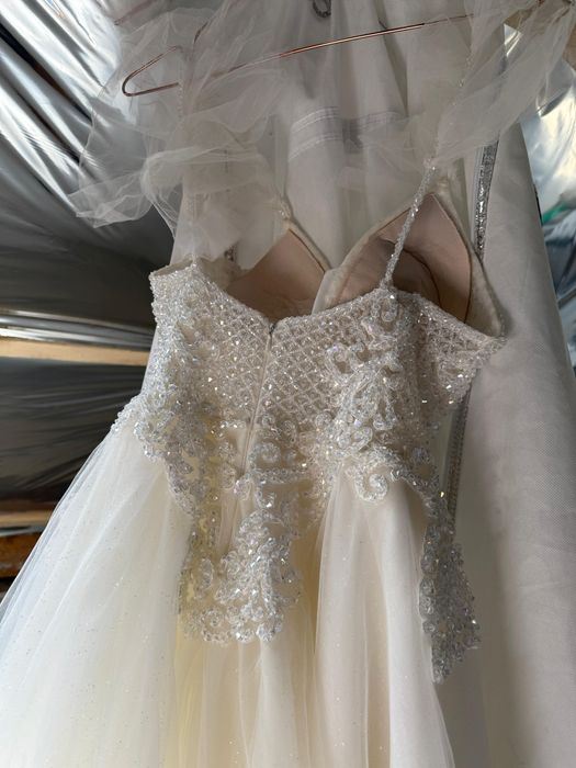 Rochie mireasa noua