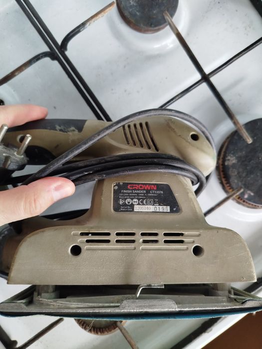 Виброшлифмашина CROWN CT13376