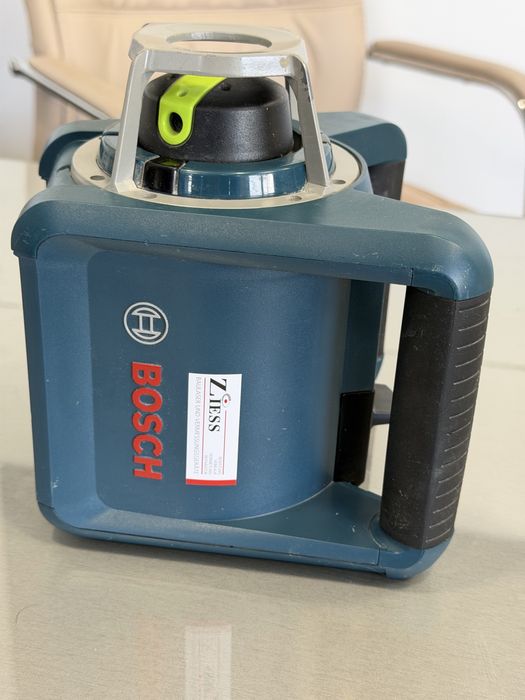 Продавам ротационен лазер Bosch GRL 300 HVG