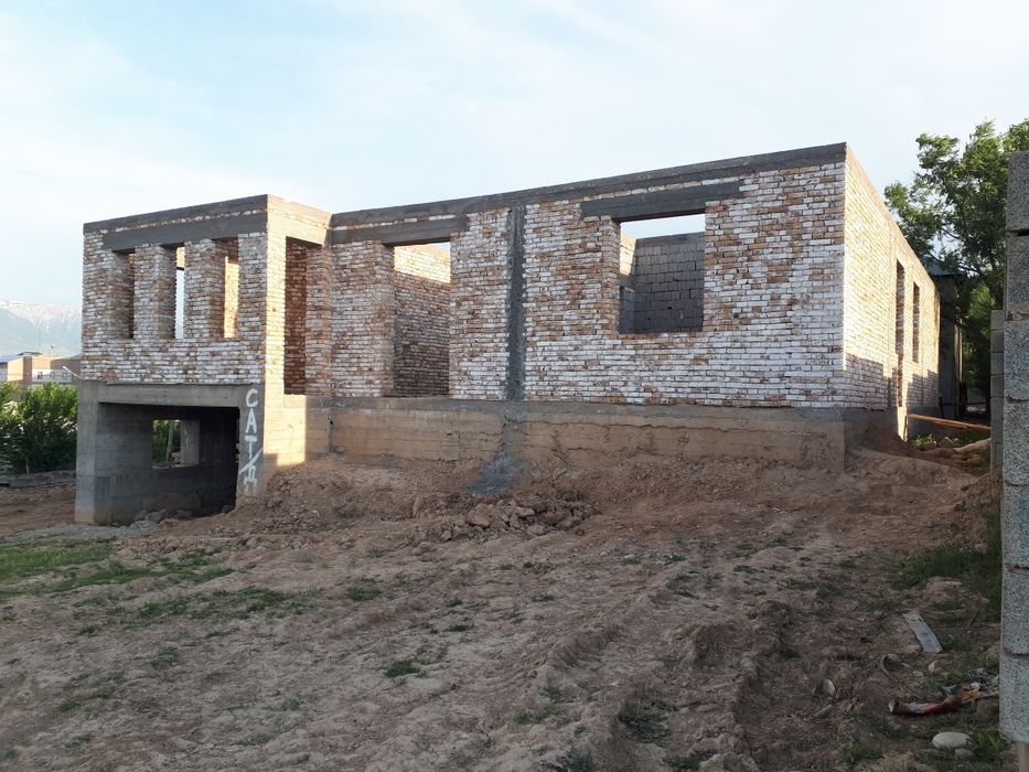 Дом продам недостроенно