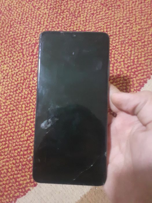 продам Huawei P30 черный экран Leica
