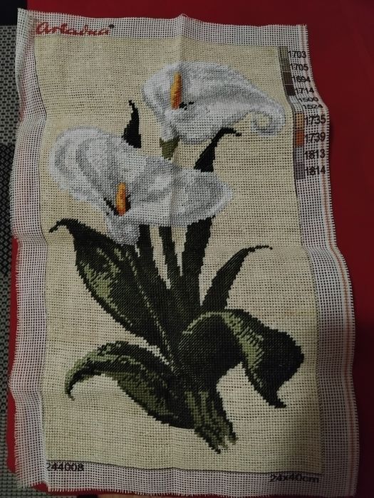 Гоблен Дева Мария   и  гоблен с Кала цвете