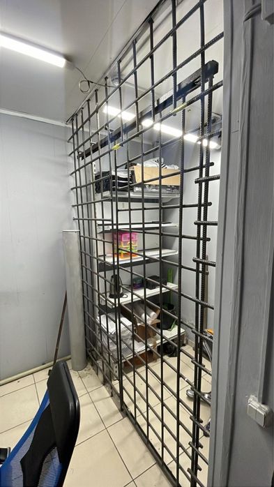 Готовы помещение, в проходимом месте