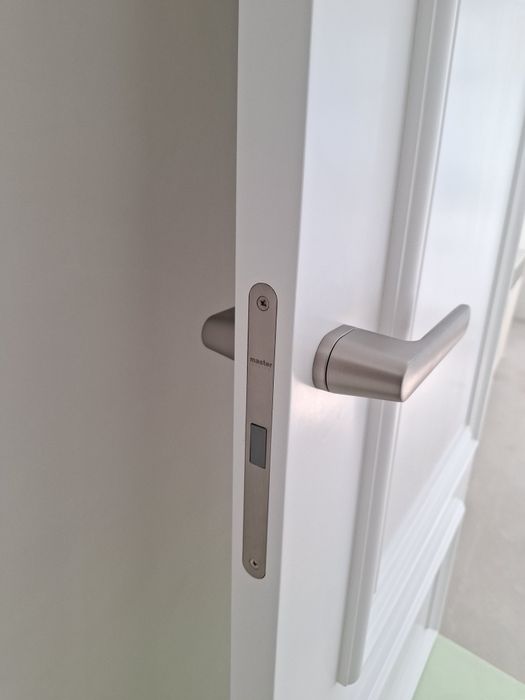 Установка  дверей