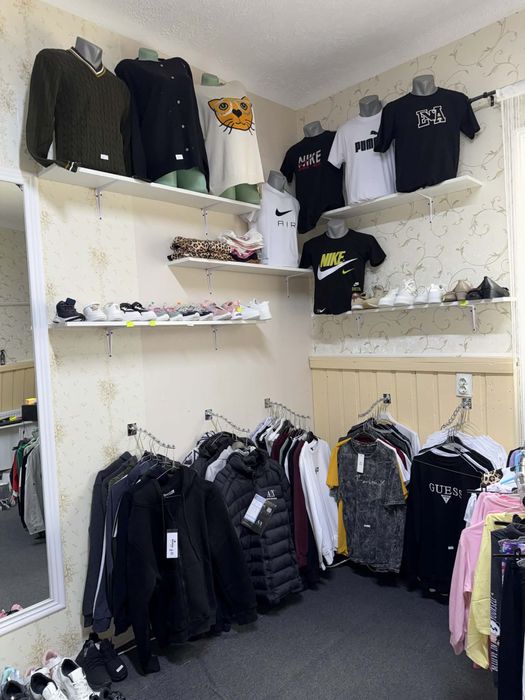 Stoc de haine noi cu eticheta (inchid mazazin de haine )