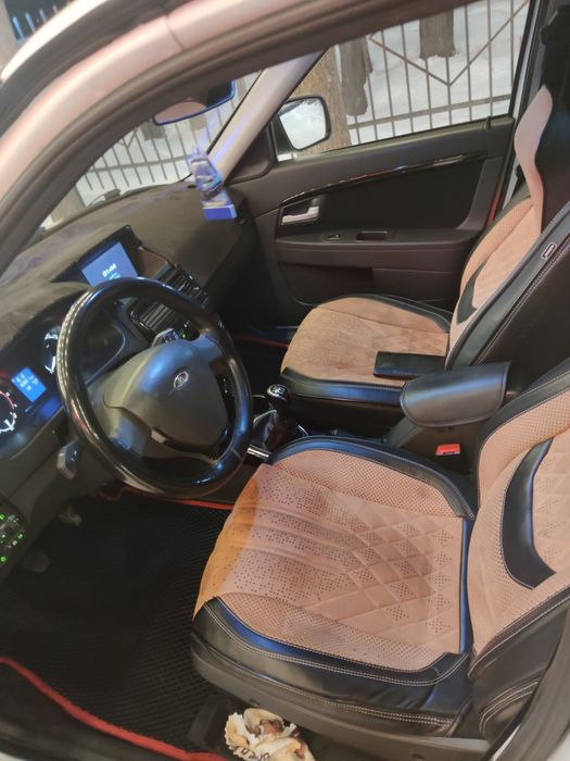 Продам Ладу Приору люкс