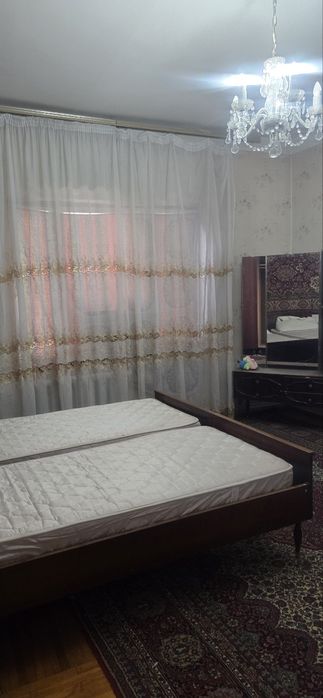 Ijaraga katta 3 xona kvartira beriladi,oriet:Крытый,Мажмуа