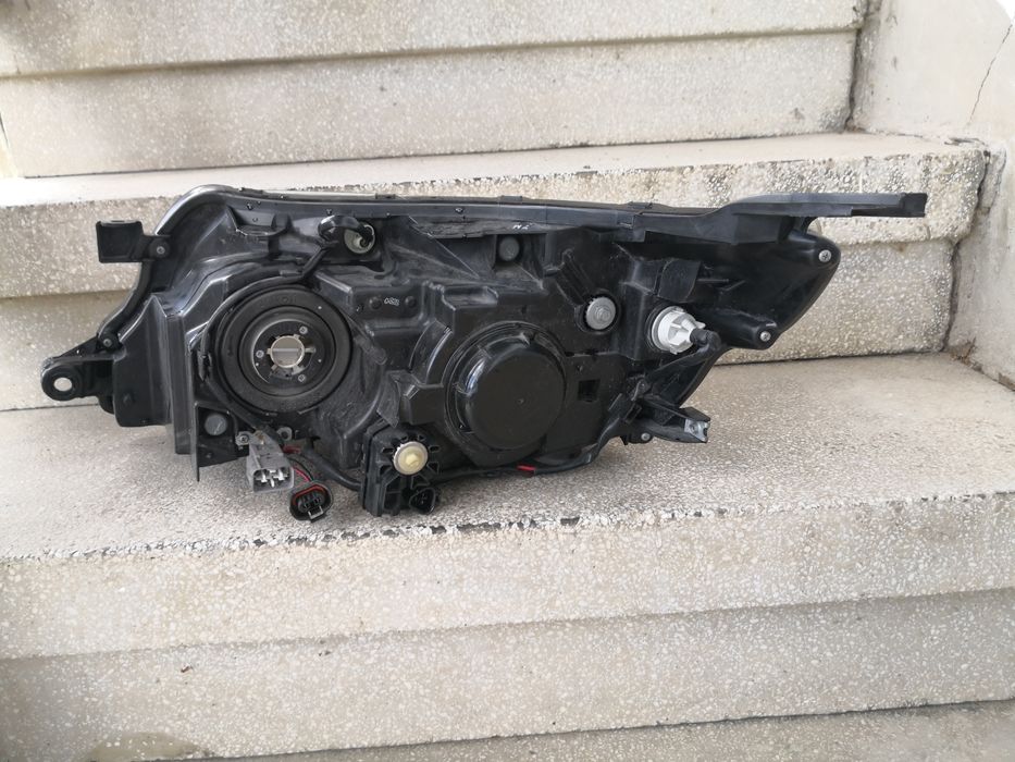 Фар Subaru Forester 2008 2013 десен/Фар Субару Форестър