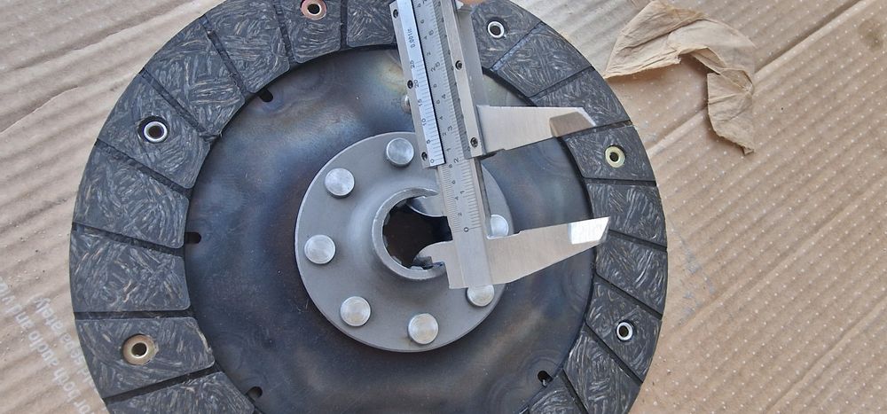 Disc ambreiaj tractor fiat 300 preț 350 lei se poate trimite prin curi