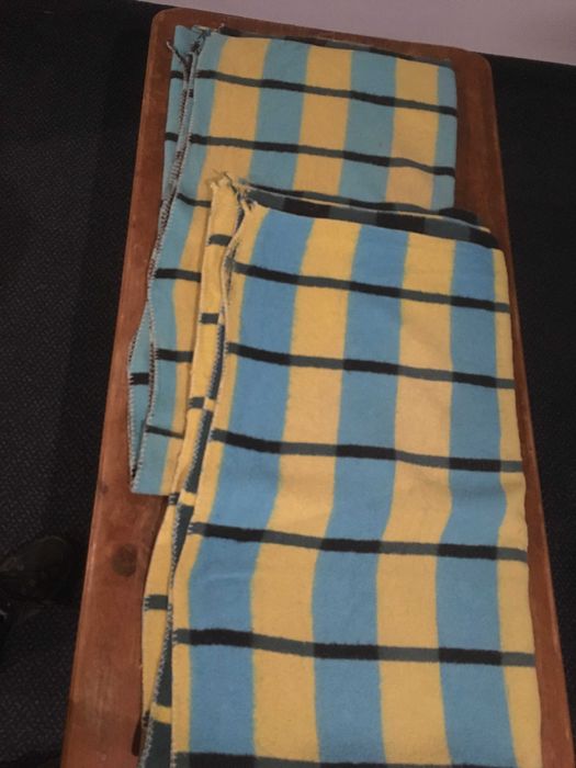 одеала вълнени, по-тънки  148х175 см - 2 бр х 18 лв