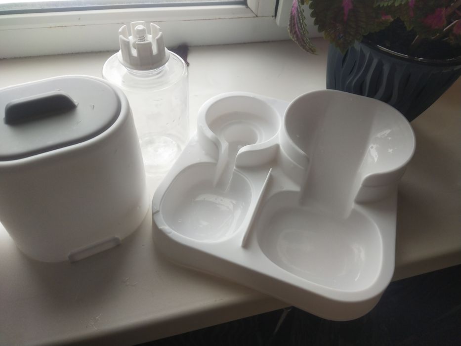 Кормушка для животных