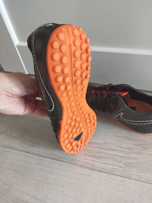 Бутсы кожаные 40 р.