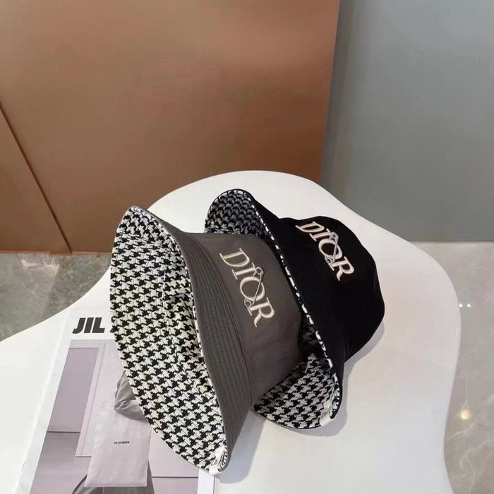 Шапки на Prada ,Dior, Gucci, и др
