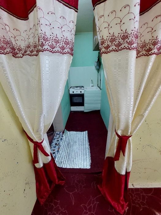 Ургенч. Даритал ёнида 1 хоналик квартира барча жихозлари бн сотилади.