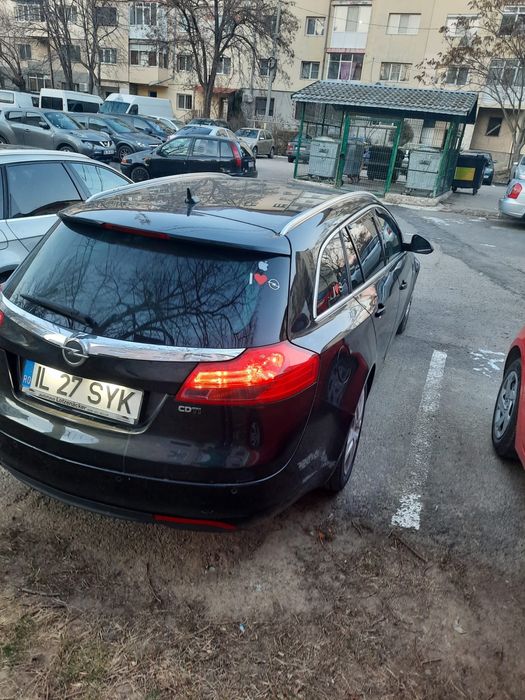 Opel Insigna Sports Tourer 2011