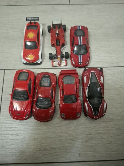Колички hot wheels и ferrari