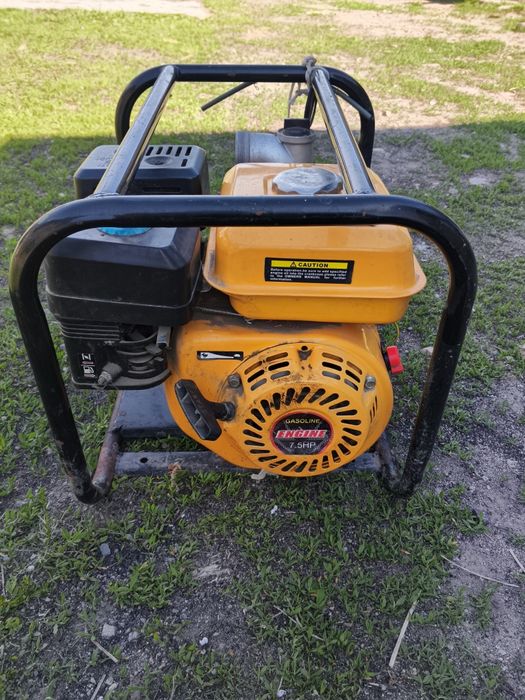 Помпа бензиновая продам