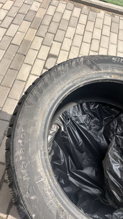 Продам зимии шинф