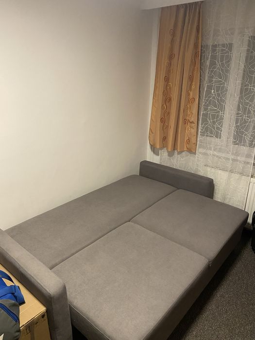 Canapea extensibilă cu ladă de depozitare – stare foarte bună
